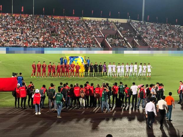 Loạt bằng chứng thủ môn Bùi Tiến Dũng hẹn hò với MC xinh đẹp Đài Truyền hình Việt Nam-7