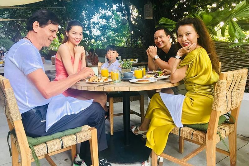 2 cặp đôi đình đám showbiz Việt vướng nghi án chia tay chỉ vì một lời chia sẻ vu vơ trên mạng-3