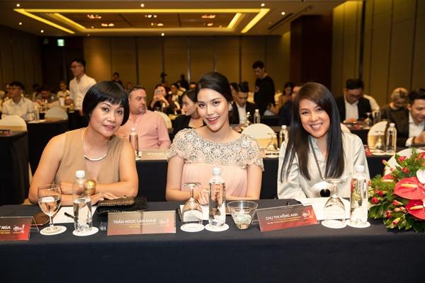 Sắp đến ngày sinh nở, Lan Khuê vẫn đẹp rạng rỡ không kém cạnh Huyền My-8