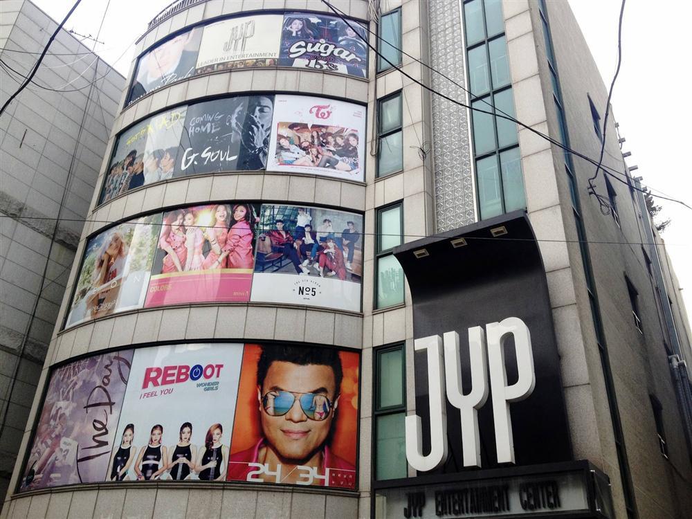 8 MV Kpop là minh chứng cho câu nhà không có gì ngoài điều kiện từ 4 ông lớn SM, JYP, YG và Big Hit-3