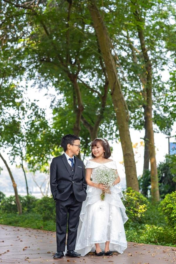 Cặp đôi tí hon nhất Việt Nam khoe ảnh cưới, dân mạng giật mình vì thân hình quá giống học sinh-3