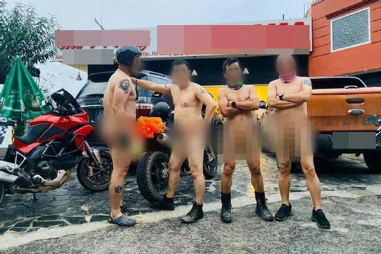 Thông tin mới vụ Hiếu Orion cùng 3 người đàn ông khác khỏa thân trên đèo Mã Pì Lèng
