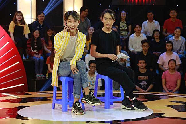 Chỉ một tiếng é hai sinh viên khiến Trường Giang - Trấn Thành cười mỏi miệng ở Thách Thức Danh Hài-1