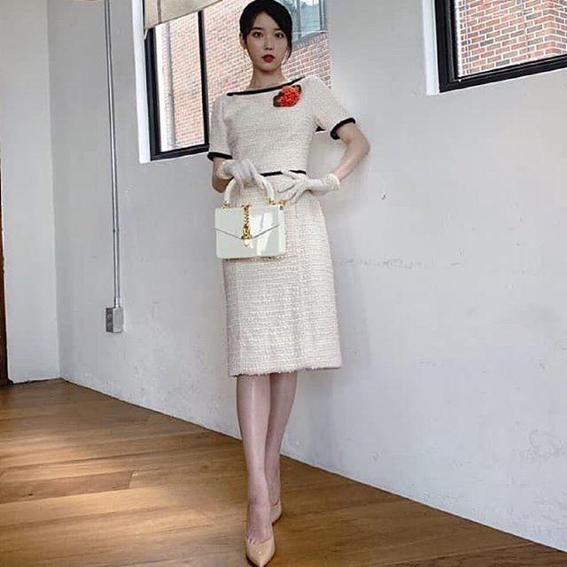 Thần thái ngút ngàn của IU trong loạt đồ hiệu trên tạp chí khiến fan mê mẩn-7