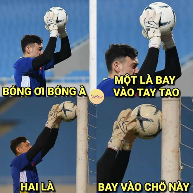 Ảnh chế Văn Lâm muốn rảnh để uống tà tưa trước trận gặp Malaysia-2