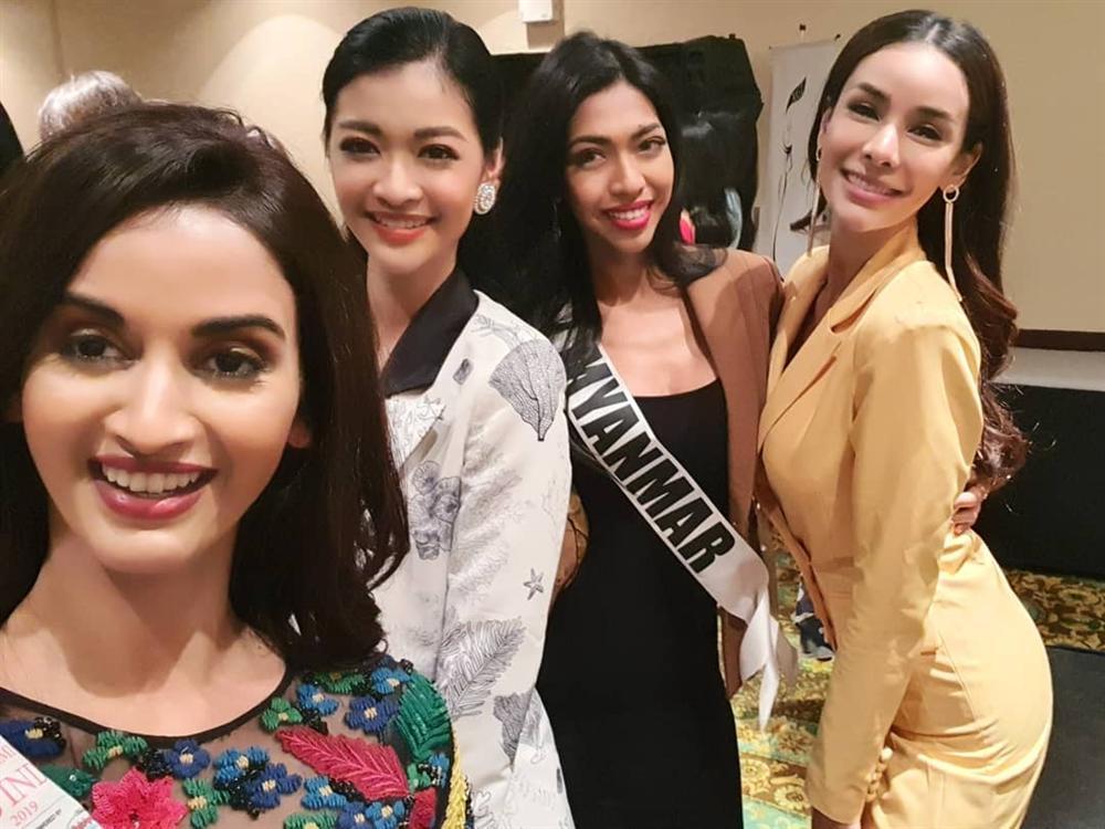 Mỹ nhân ngang ngược hôm trước bỏ theo dõi, hôm nay tay bắt mặt mừng với Kiều Loan tại Miss Grand-7