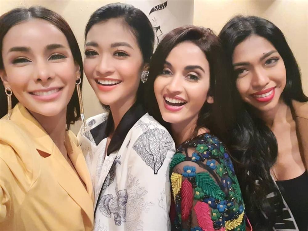 Mỹ nhân ngang ngược hôm trước bỏ theo dõi, hôm nay tay bắt mặt mừng với Kiều Loan tại Miss Grand-4