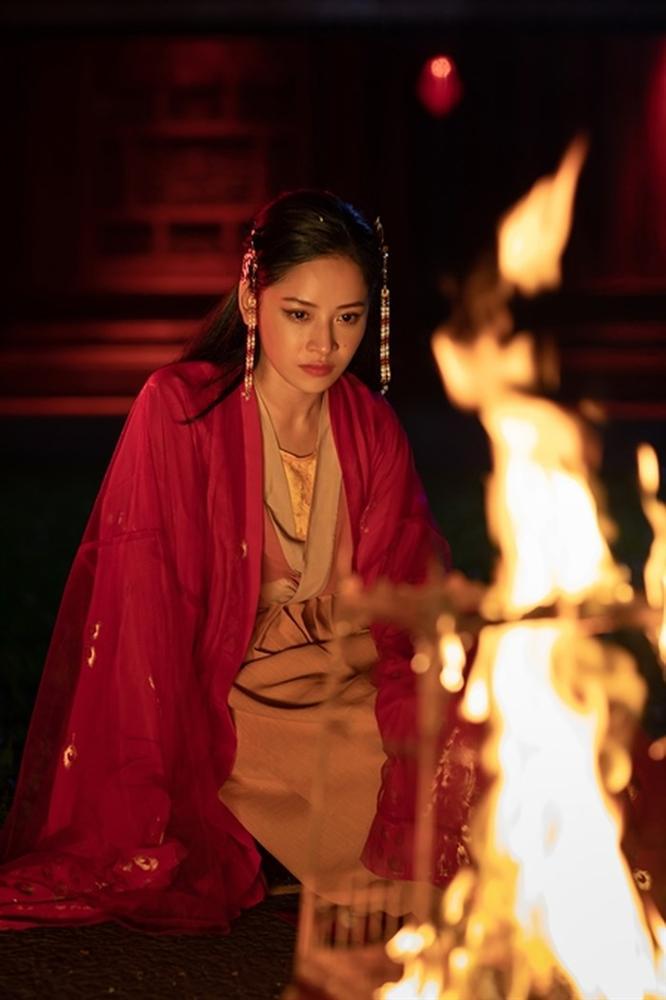 Xuất hiện đối thủ đốn ngã danh hiệu nghệ sĩ có lượng theo dõi lớn nhất Việt Nam của Chi Pu-1