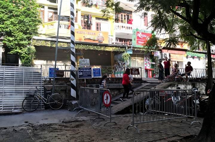Ngoại bất nhập, đóng cửa cà phê đường tàu từ sáng nay-3