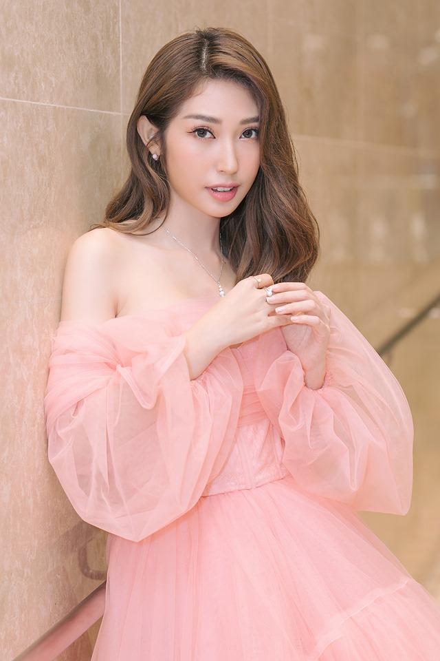 SAO MAKE OVER: Nhã Phương - Tiểu Vy đều bị mái bằng dìm thê thảm-8