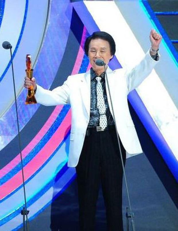 Ca sĩ 92 tuổi Đài Loan bị nhân viên y tế hạ độc để đỡ phải làm việc-2