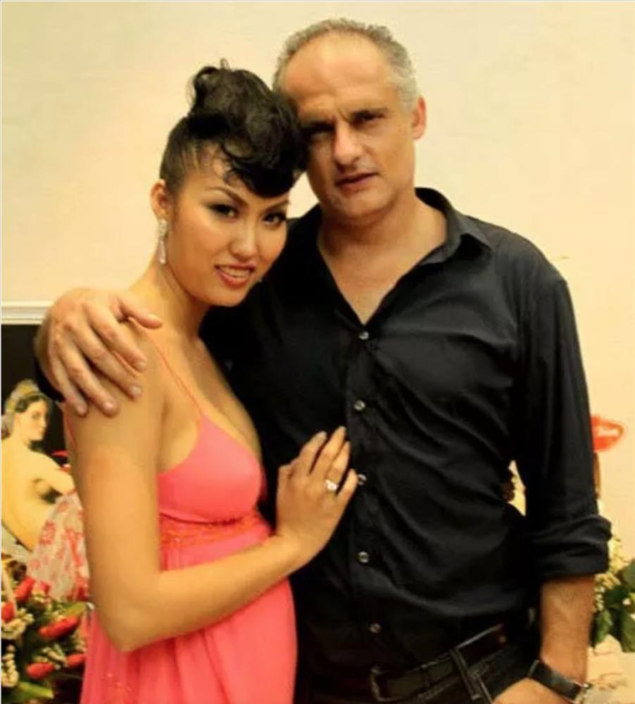 Nữ hoàng dao kéo Phi Thanh Vân kể chuyện hết thời và chồng cũ đưa đi nhuộm da để đổi đời-2