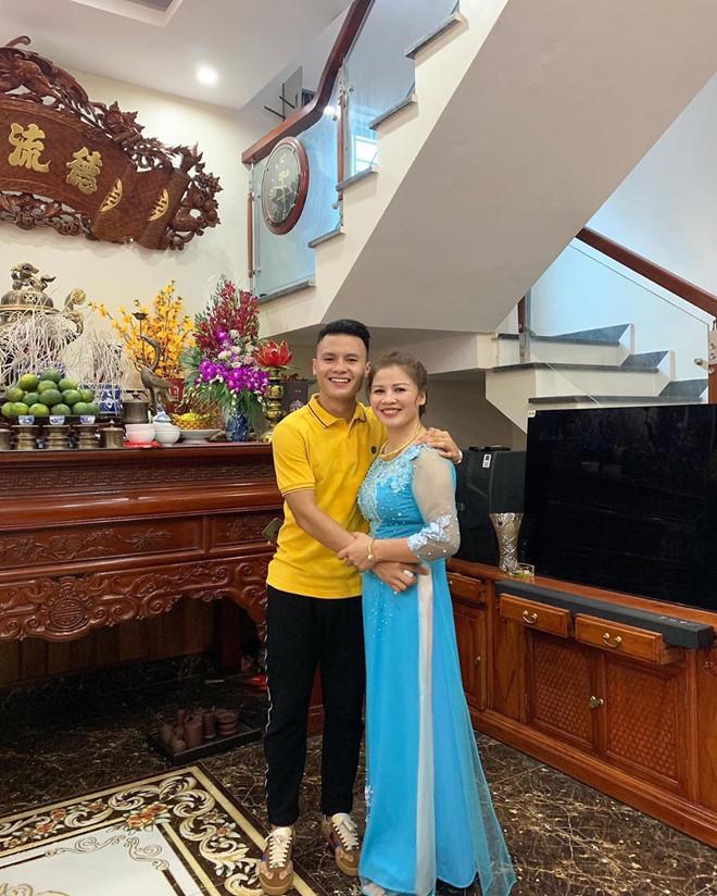 Quang Hải ăn mặc giản dị, ít dùng đồ hiệu vẫn được fan khen ngợi-6