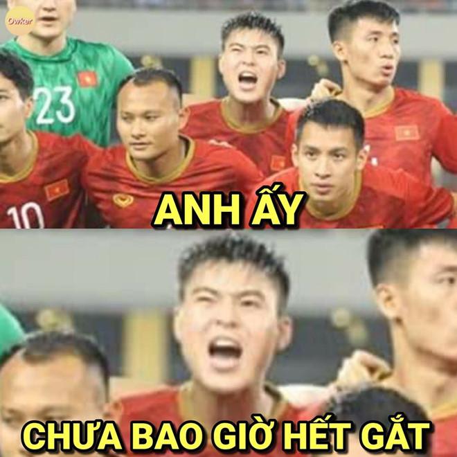 Hình ảnh Duy Mạnh giữ phong độ gắt mọi lúc khiến dân mạng bật cười-1