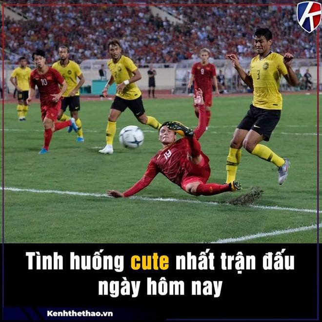 Cầu thủ Malaysia hóa meme của dân mạng sau điệu nhảy xòe cánh-3