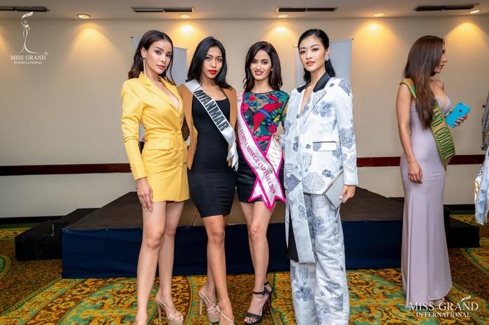 Thấy váy Kiều Loan quá đẹp, Đỗ Mỹ Linh đòi mượn đi ăn bún đậu-4