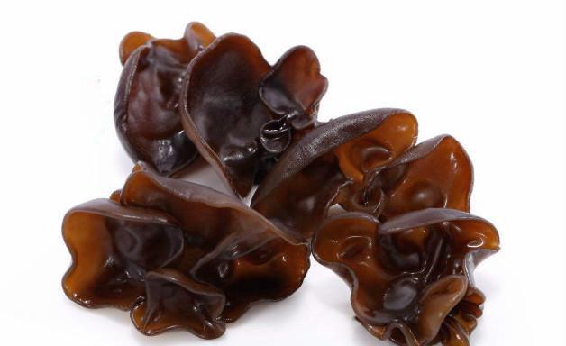 Đừng chỉ ngâm mộc nhĩ với nước, thêm nguyên liệu này nấm nhanh nở và sạch hơn nhiều-2