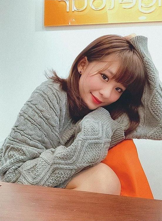 Thả nhẹ tấm ảnh ngồi chơi bập bênh, nữ sinh làm người nhìn đỏ mặt với đôi gò bồng đảo như muốn nhảy khỏi áo-7