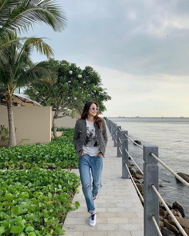 Chị chị em em Chi Pu - Thanh Hằng lên đồ đối lập: Em diện kimono - chị hơi hướng menswear-10