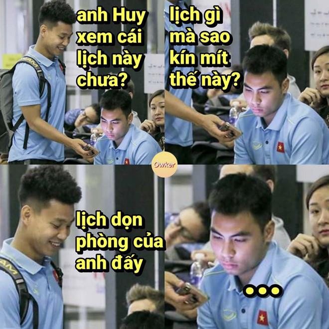 Hình ảnh Đức Huy mệt mỏi ở sân bay thành cảm hứng chế ảnh của dân mạng-2