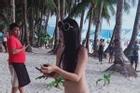 Du khách Đài Loan bị phạt vì mặc bikini hai mảnh ở biển Philippines