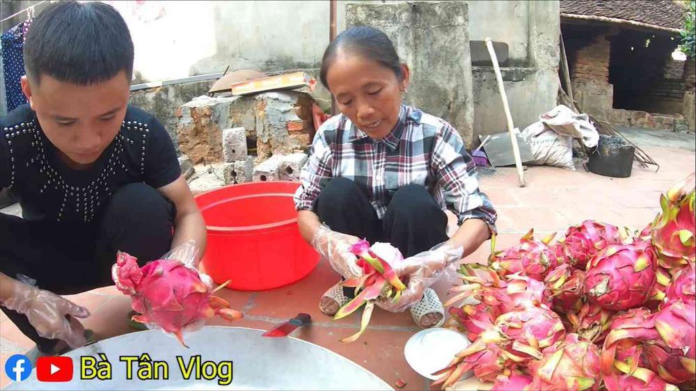 Làm món kem thanh long siêu to khổng lồ, bà Tân Vlog lại bị dân mạng bắt bẻ vì lý do khó ngờ-2