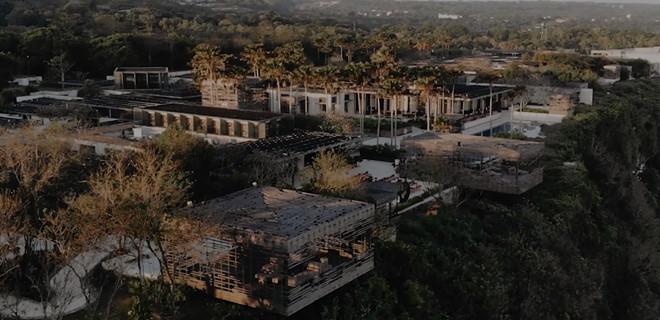 Đôi trẻ Trung Quốc lên báo quốc tế vì chi 44.000 USD cho váy cưới-1