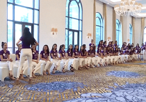 Thúy Vân ngã ngửa giữa sàn diễn, khiến giám khảo nổi cáu tại Hoa hậu Hoàn vũ Việt Nam 2019-2