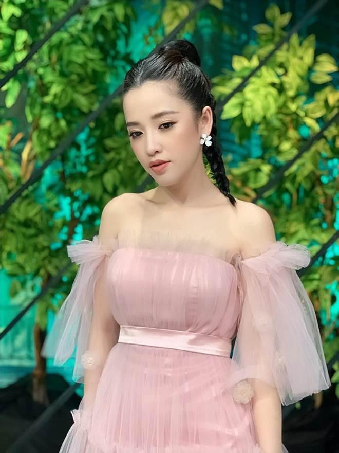 Không phải siêu mẫu hay hoa hậu, làng hài Việt vẫn có những mỹ nhân ăn diện cực bốc lửa-6