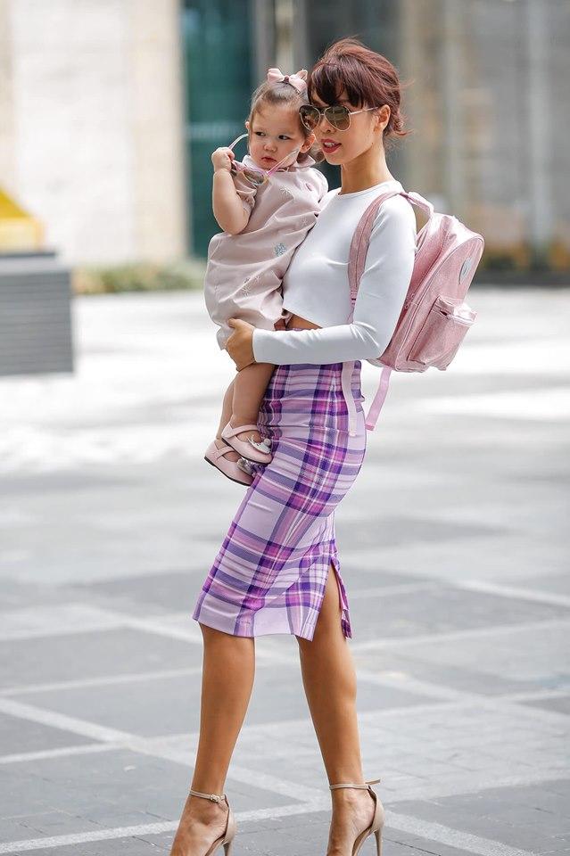 Hào quang siêu mẫu bao phủ bao năm, vậy mà Hà Anh vẫn phải nhường spotlight cho con gái nhỏ-10