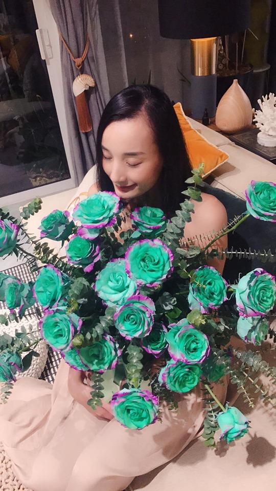 Chân dài Lê Thúy xúc động khi được ông xã Việt kiều dành tặng điều bất ngờ lúc nửa đêm-2