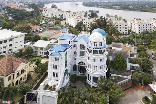 Cơ ngơi nhà Jonathan Hạnh Nguyễn và loạt biệt thự đắt đỏ tại Thảo Điền
