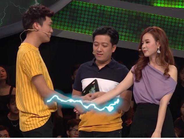 Midu bị gọi là yêu quái vì làm cho Xuân Nghị trở nên mất não khi ngồi ghế thi Nhanh Như Chớp-1