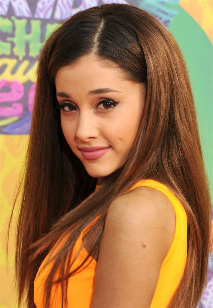 Dụi mắt không nhận ra Ariana Grande bánh bèo nhập khi không buộc tóc đuôi ngựa-11