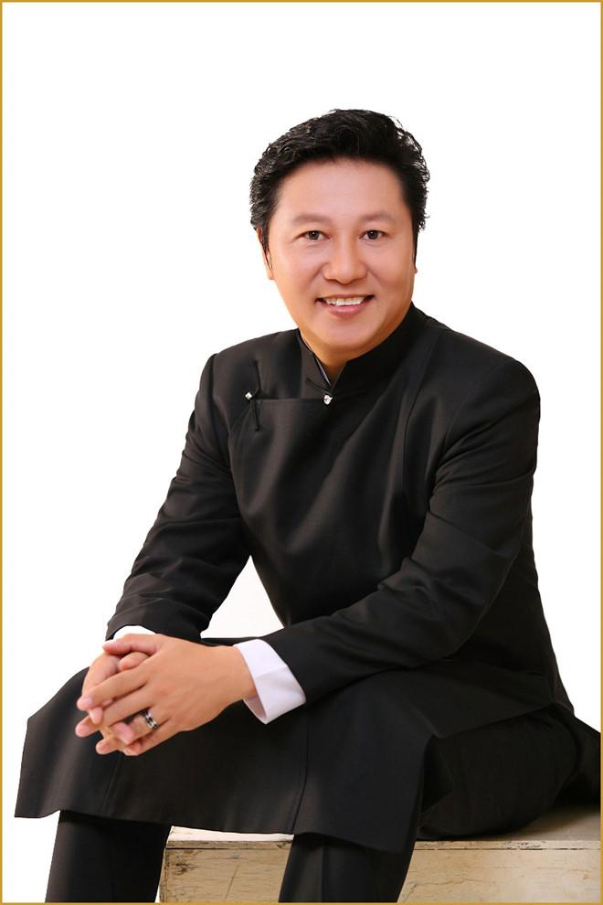 Nhà thiết kế Sỹ Hoàng: Đừng ném đá ca sĩ Mỹ mặc áo dài không quần-2