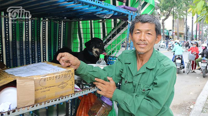 Người cha già nhặt nhạnh từng chiếc ve chai, cưu mang đàn con tật nguyền giữa Sài Gòn hoa lệ-1