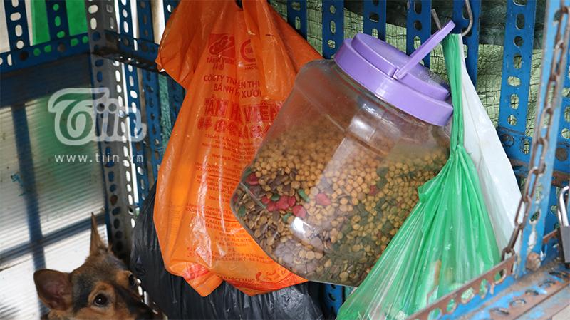 Người cha già nhặt nhạnh từng chiếc ve chai, cưu mang đàn con tật nguyền giữa Sài Gòn hoa lệ-6