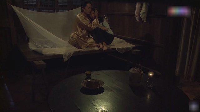 Không có chuyện 2 con của Thị Bình ăn nằm rồi có thai như bản gốc Tiếng Sét Trong Mưa-1