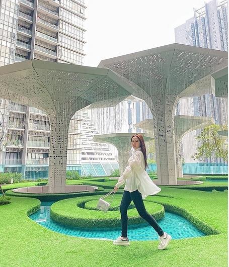 Bảo Thy hóm hỉnh: "Chân không dài nhưng Thy vẫn cứ sải bước mặc kệ đúng sai".