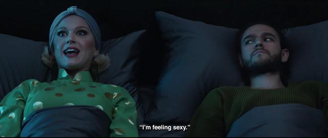 Những lần diện áo dài Việt gây ấn tượng của các ngôi sao quốc tế-10