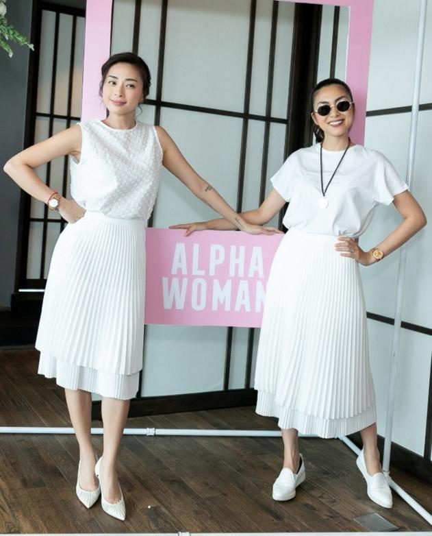 Những cặp chị em trong showbiz Việt: Giống từ ngoại hình đến cả phong cách thời trang-16