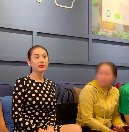 Chưa năm cùng tháng tận nhưng Lâm Khánh Chi bị vận đen bủa vây mãi không thôi-4