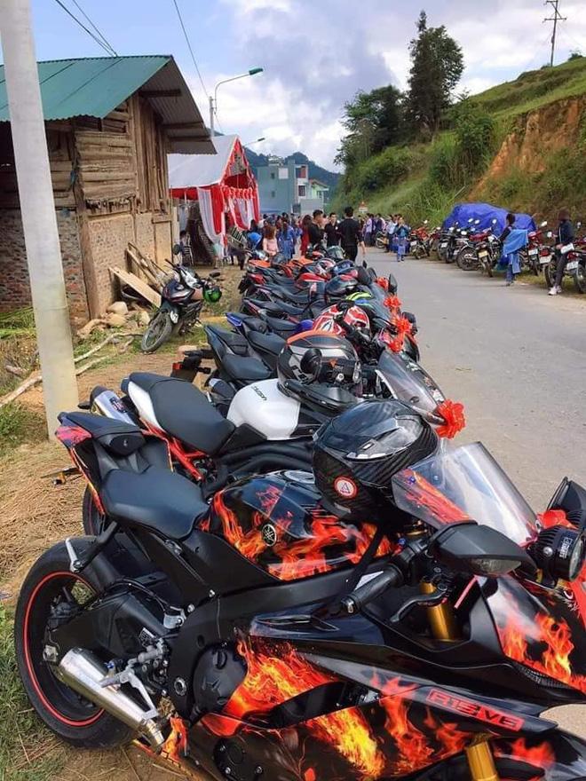 Dân mạng xuýt xoa đoàn rước dâu mặc trang phục người dân tộc thiểu số, đi xe phân khối lớn ở Lào Cai-3