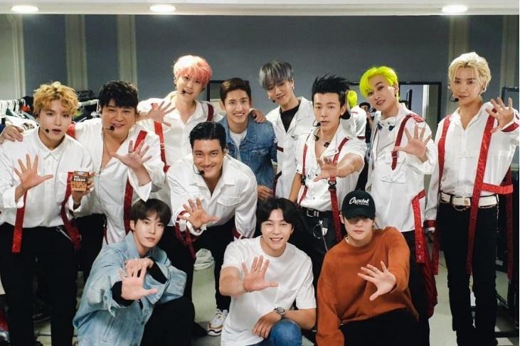 Vào ngày 12/10, Super Junior đã tổ chức đêm đầu tiên trong tour lưu diễn "Super Show 8" tại KSPO Dome, Seoul, Hàn Quốc. Các thành viên DBSK cũng như NCT cũng đến tham dự để ủng hộ nhóm.