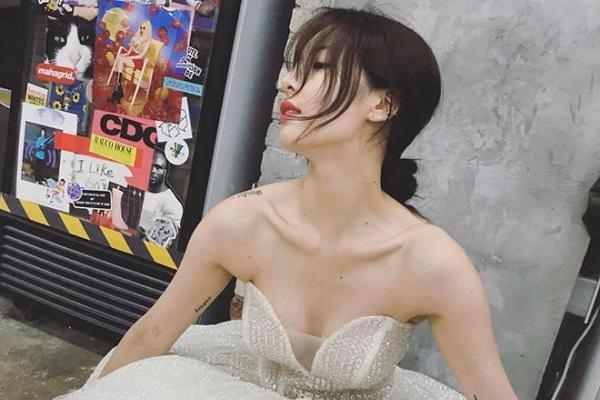 HyunA đăng ảnh khóa môi bạn trai kém tuổi-3