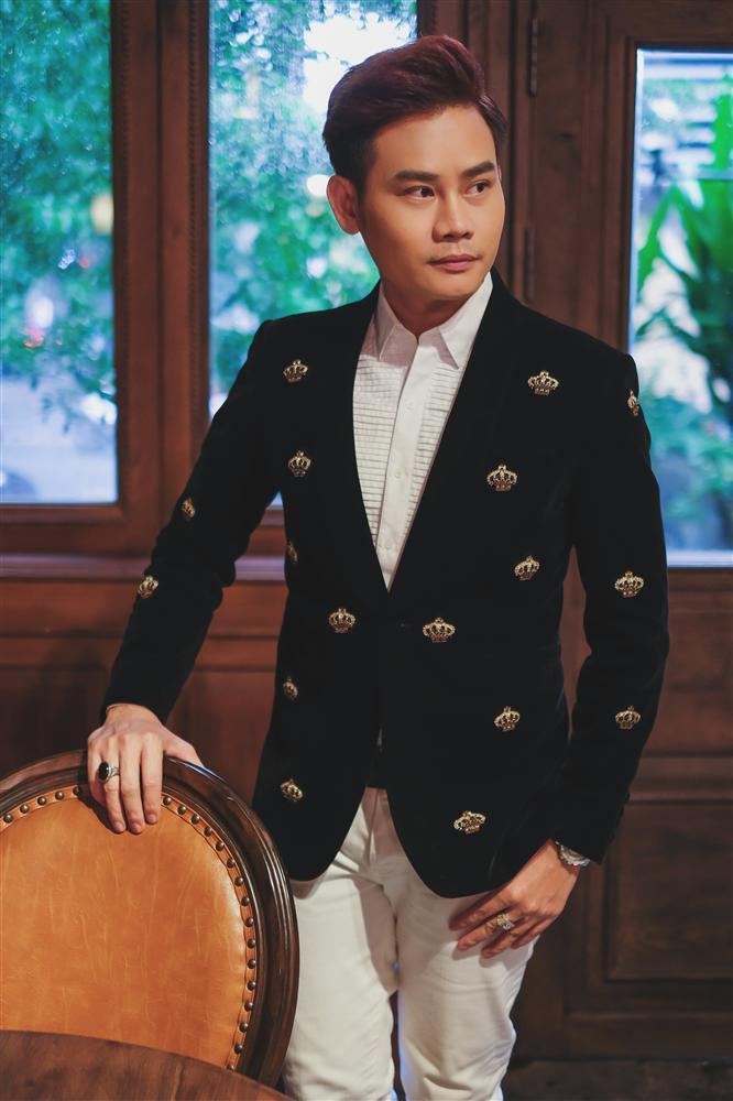 Kỉ niệm 20 năm bên nhau, MC đình đám VTV làm ai cũng ghen tị trước hành động với bà xã-1