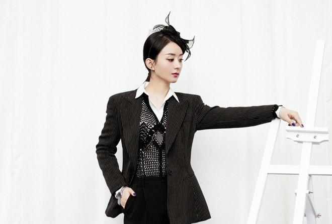 Triệu Lệ Dĩnh mặn mà hơn sau khi sinh con-8