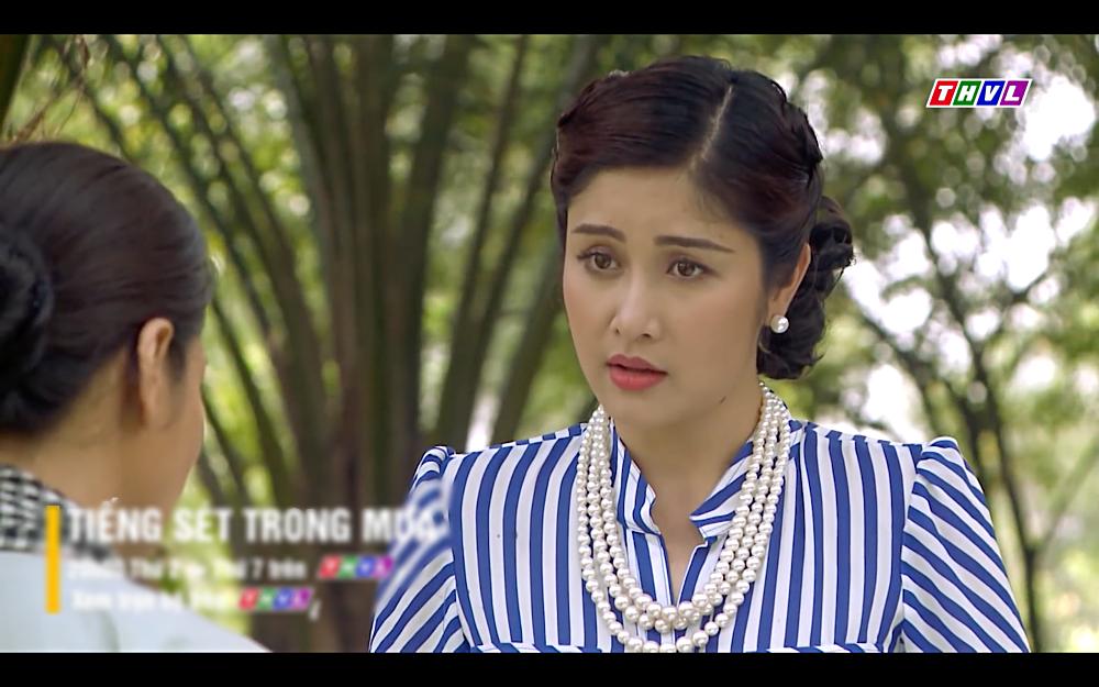 Nhật Kim Anh khóc cạn nước mắt khi thấy bài vị mình trên bàn thờ trong tập 37 Tiếng Sét Trong Mưa-12