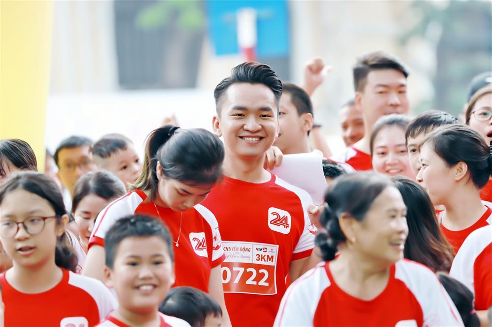 MC Hạnh Phúc kể chuyện sốt 40 độ vẫn lội ruộng mò cua bắt ốc-1