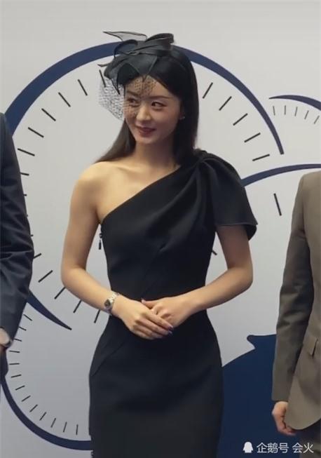 Ảnh chưa qua chỉnh sửa của Triệu Lệ Dĩnh tại sự kiện mới: Giảm cân thành công nhưng vòng 3 lại gây chú ý lớn-6